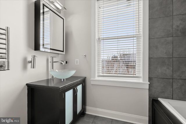 830 S CLINTON ST, Baltimore, MD 21224