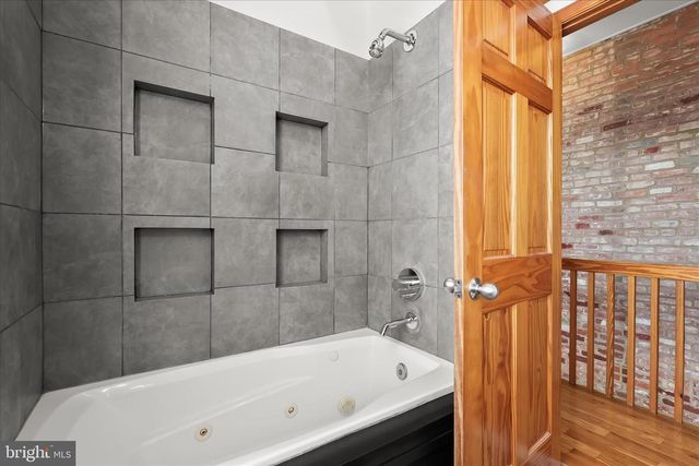 830 S CLINTON ST, Baltimore, MD 21224