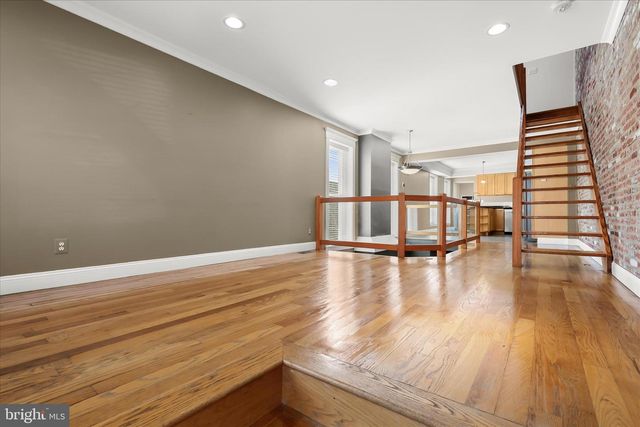 830 S CLINTON ST, Baltimore, MD 21224