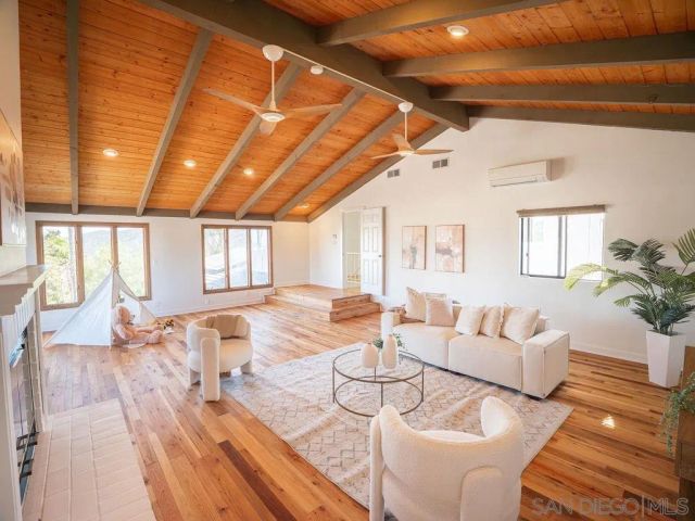 5596 Bloch St, San Diego, CA 92122