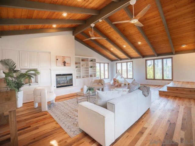 5596 Bloch St, San Diego, CA 92122