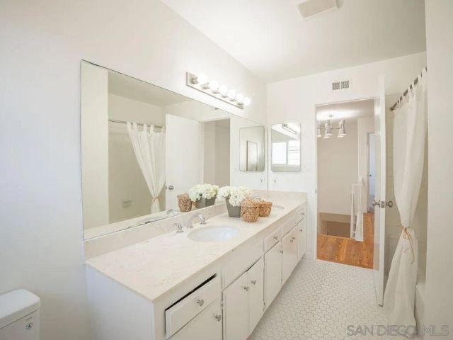 5596 Bloch St, San Diego, CA 92122