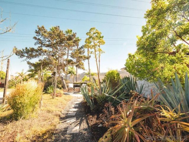 5596 Bloch St, San Diego, CA 92122