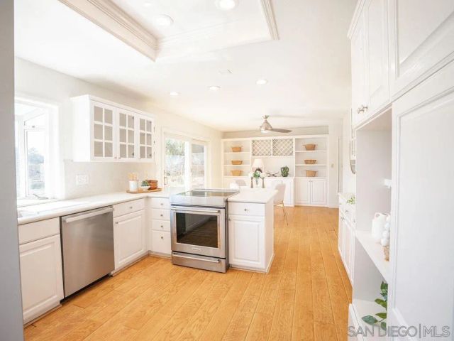 5596 Bloch St, San Diego, CA 92122