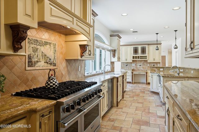 27 Westgate Court, Colts Neck, NJ 07722