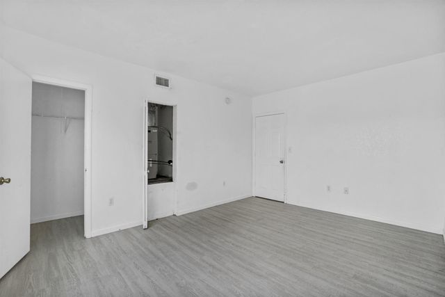 306 NW 84th Terrace 306, Miami, FL 33150
