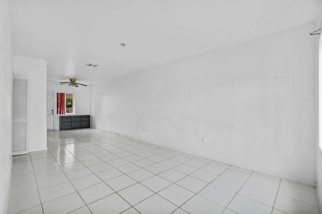 306 NW 84th Terrace 306, Miami, FL 33150