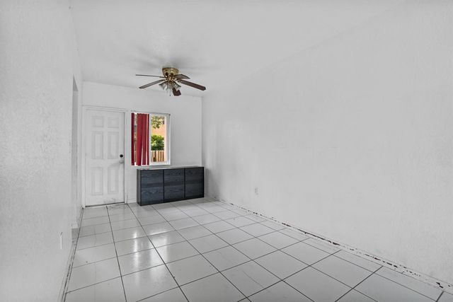 306 NW 84th Terrace 306, Miami, FL 33150