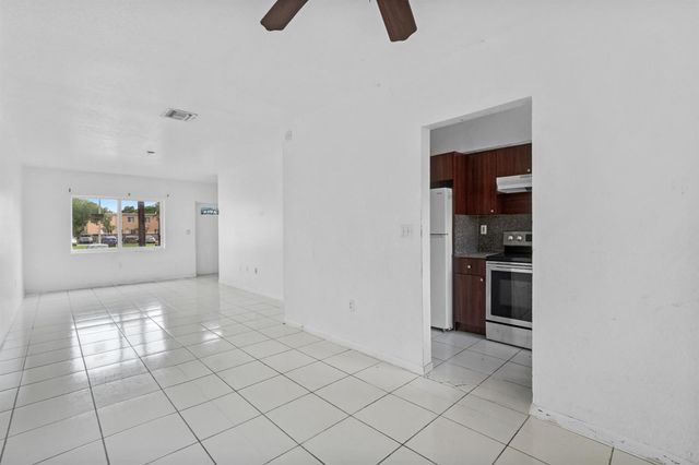 306 NW 84th Terrace 306, Miami, FL 33150