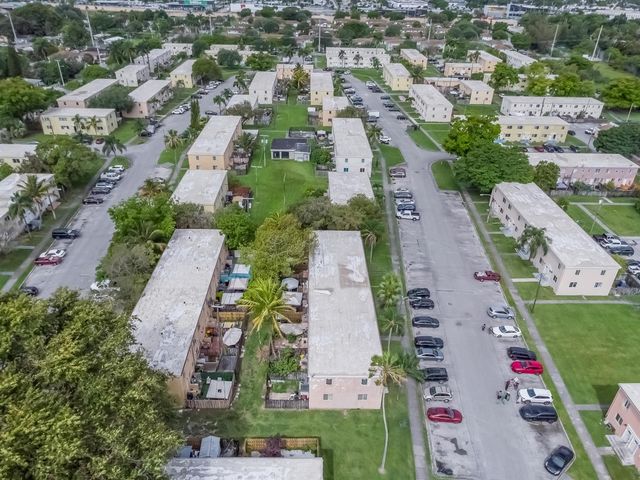 306 NW 84th Terrace 306, Miami, FL 33150
