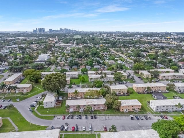 306 NW 84th Terrace 306, Miami, FL 33150