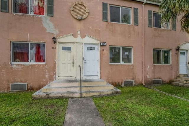 306 NW 84th Terrace 306, Miami, FL 33150