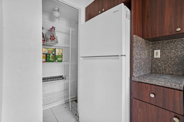 306 NW 84th Terrace 306, Miami, FL 33150