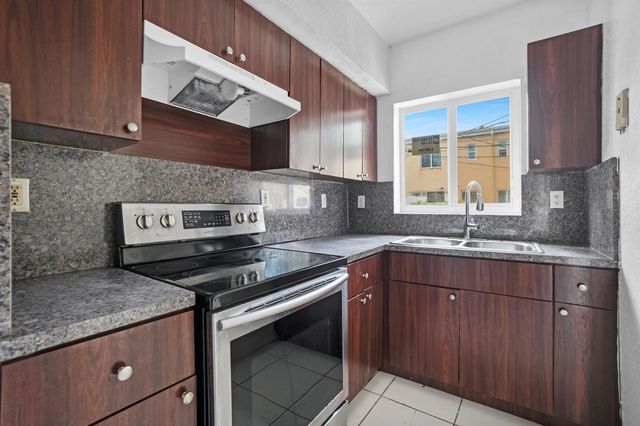 306 NW 84th Terrace 306, Miami, FL 33150