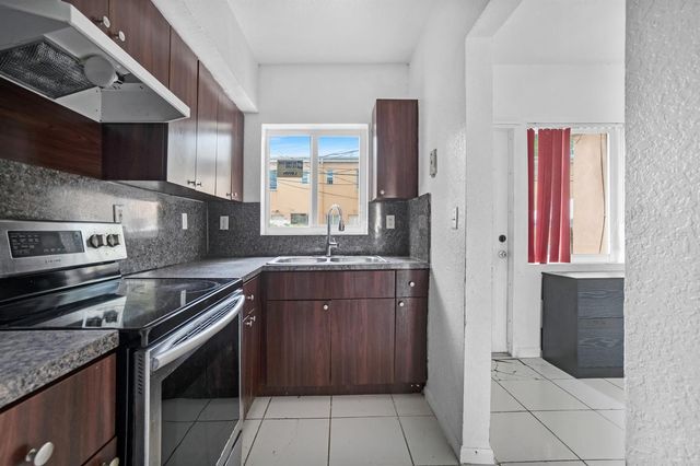 306 NW 84th Terrace 306, Miami, FL 33150