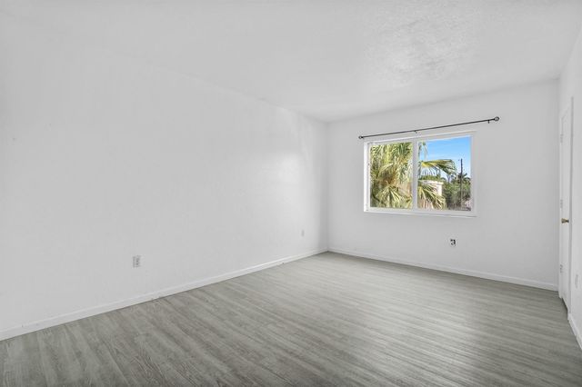306 NW 84th Terrace 306, Miami, FL 33150
