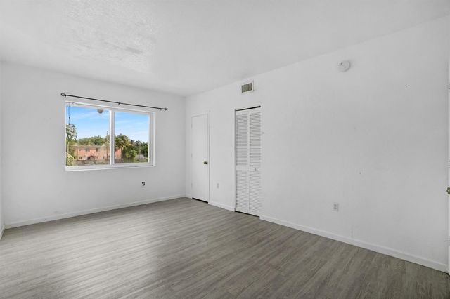 306 NW 84th Terrace 306, Miami, FL 33150