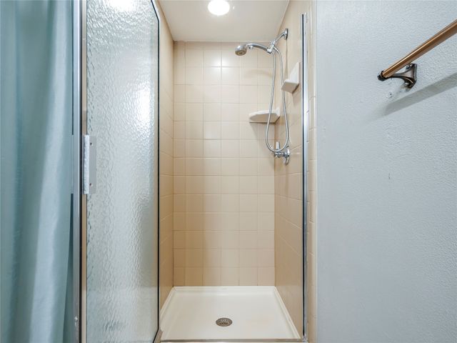 269 E Ridgegate Drive, Garland, TX 75040