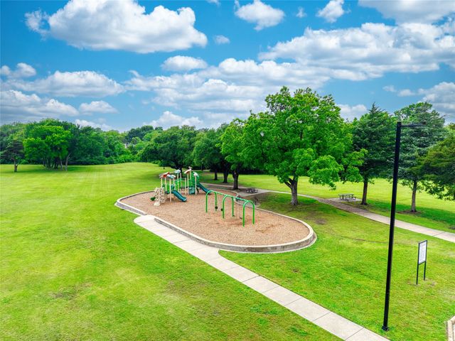 269 E Ridgegate Drive, Garland, TX 75040