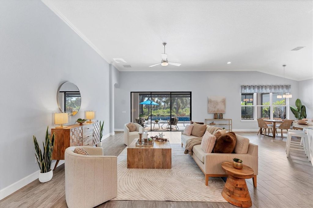 Image 13 of property listing at 13046 SORRENTO WAY, Bradenton, FL 34211