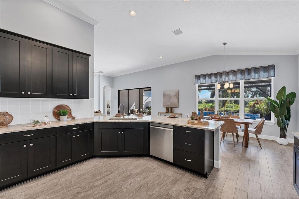 Image 15 of property listing at 13046 SORRENTO WAY, Bradenton, FL 34211