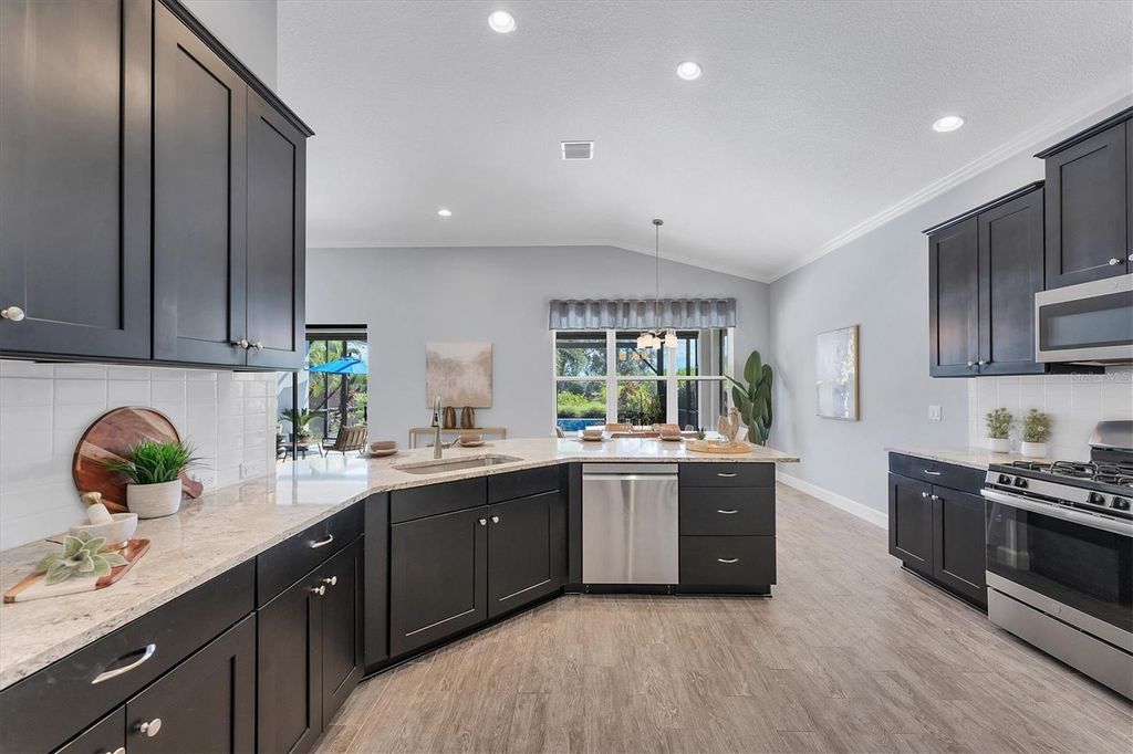 Image 19 of property listing at 13046 SORRENTO WAY, Bradenton, FL 34211