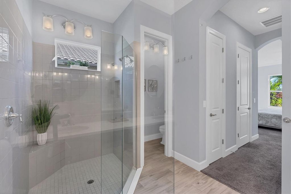 Image 29 of property listing at 13046 SORRENTO WAY, Bradenton, FL 34211