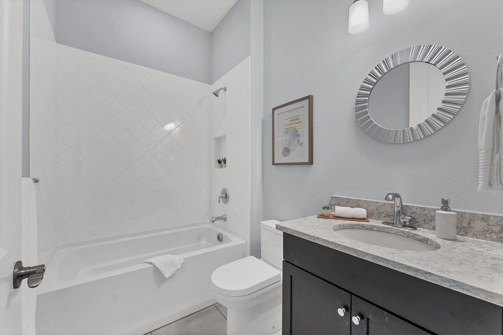 Image 33 of property listing at 13046 SORRENTO WAY, Bradenton, FL 34211