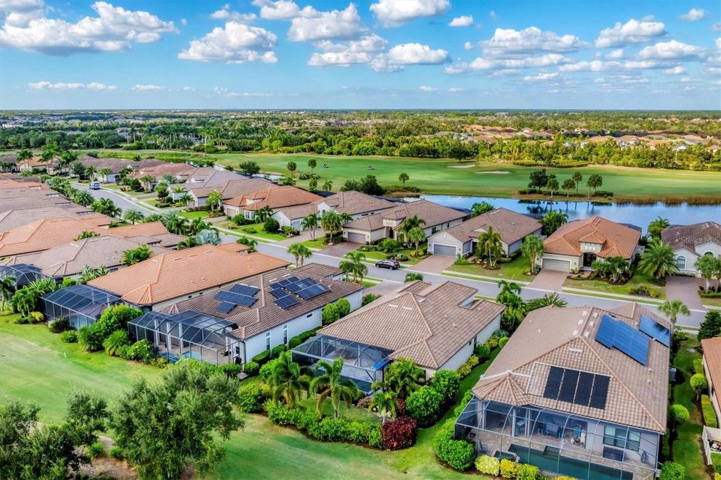 Image 44 of property listing at 13046 SORRENTO WAY, Bradenton, FL 34211