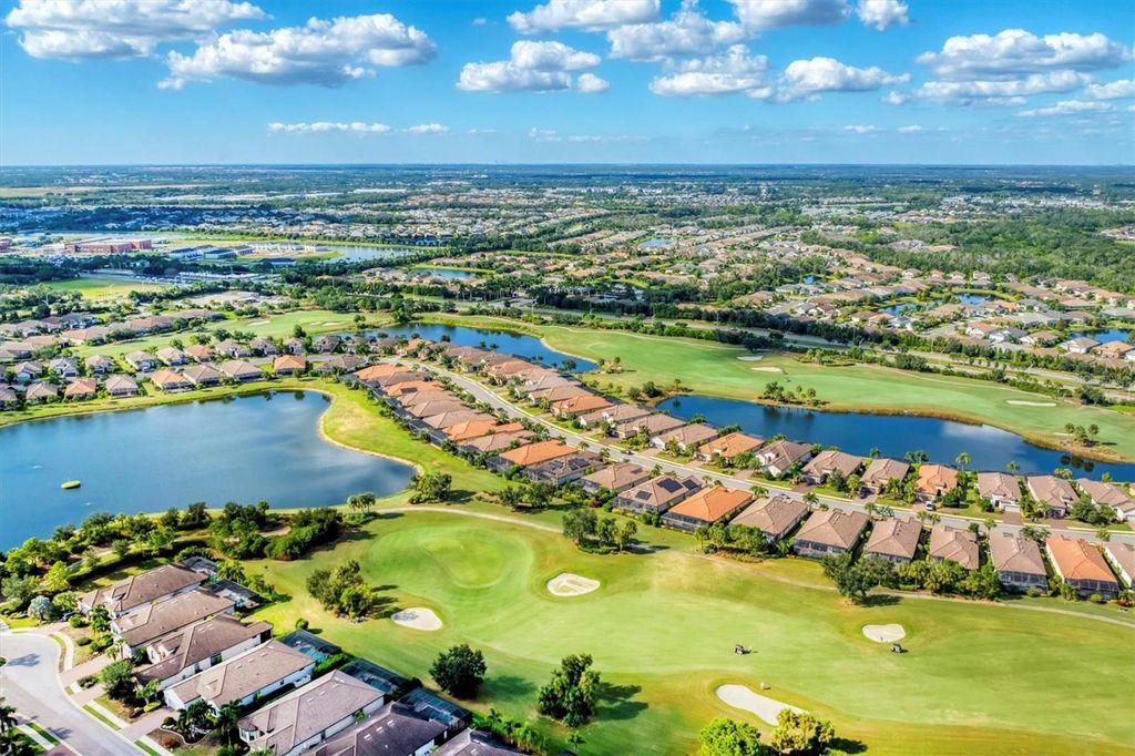 Image 48 of property listing at 13046 SORRENTO WAY, Bradenton, FL 34211