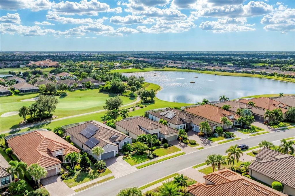 Image 50 of property listing at 13046 SORRENTO WAY, Bradenton, FL 34211