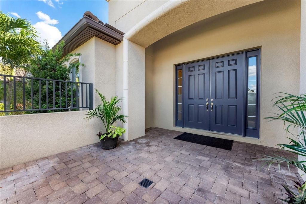 Image 7 of property listing at 13046 SORRENTO WAY, Bradenton, FL 34211
