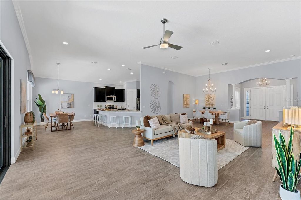 Image 9 of property listing at 13046 SORRENTO WAY, Bradenton, FL 34211