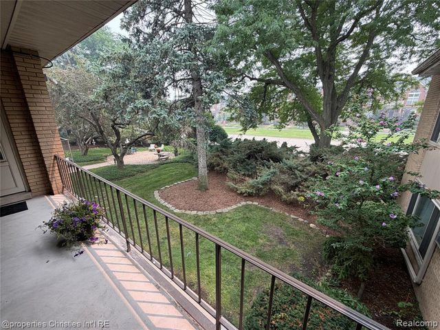 2655 E Maple Road, Birmingham, MI 48009