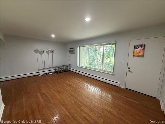 2655 E Maple Road, Birmingham, MI 48009