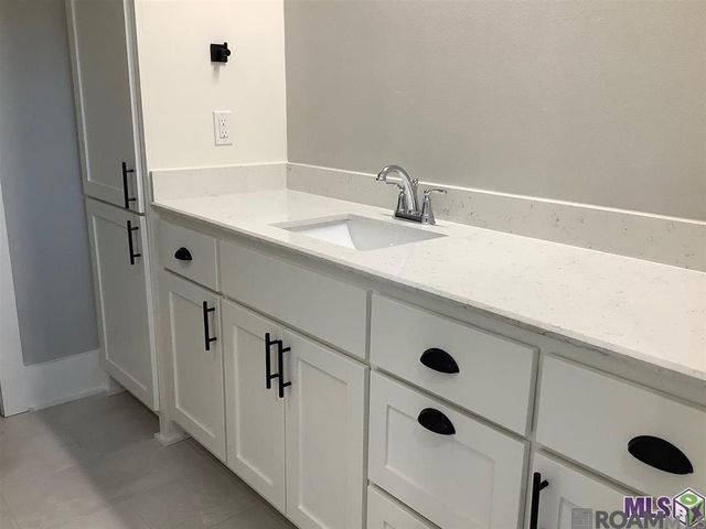 5733 Dominican Ln, Baton Rouge, LA 70806