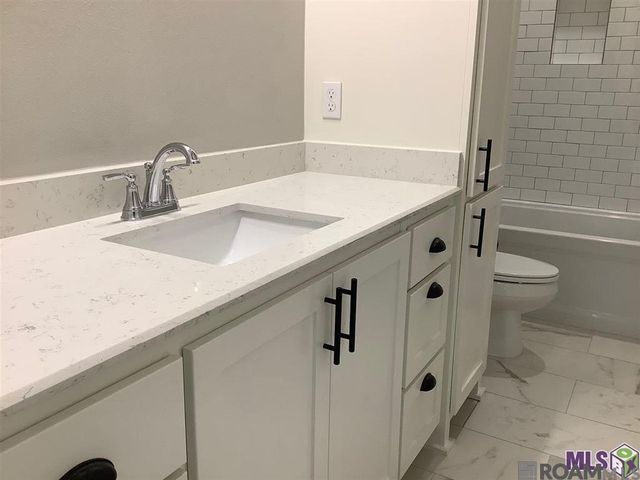 5733 Dominican Ln, Baton Rouge, LA 70806