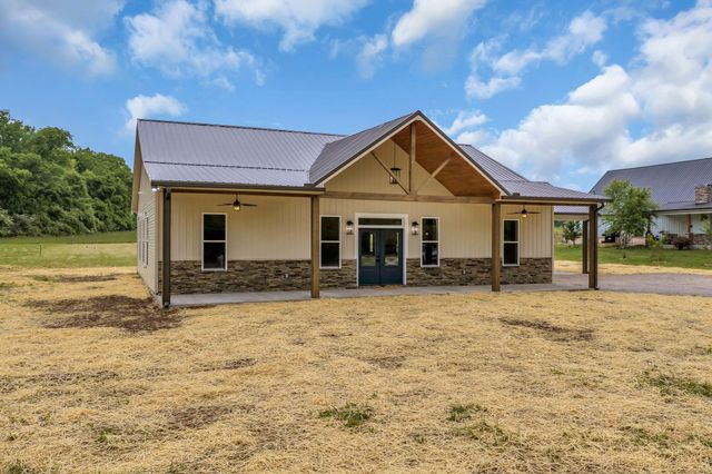682 E Piney Rd, E, Dickson, TN 37055