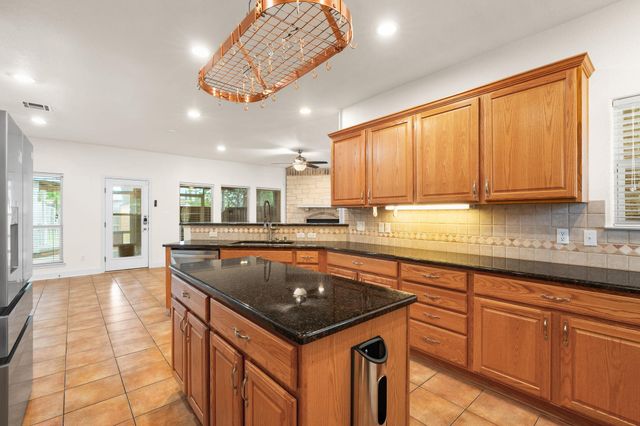 1902 Yuma CIR, Killeen, TX 76543