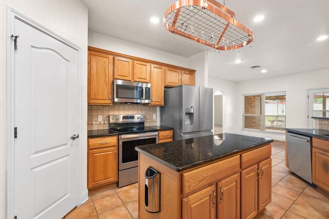 1902 Yuma CIR, Killeen, TX 76543