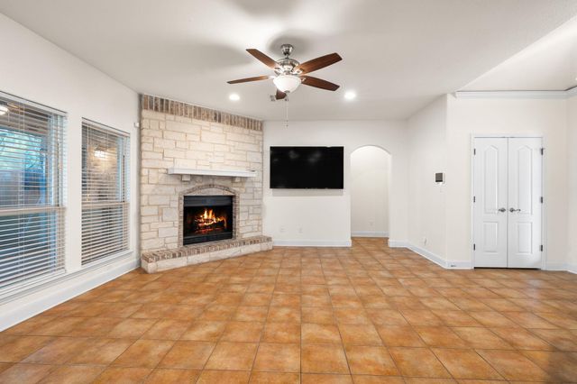 1902 Yuma CIR, Killeen, TX 76543