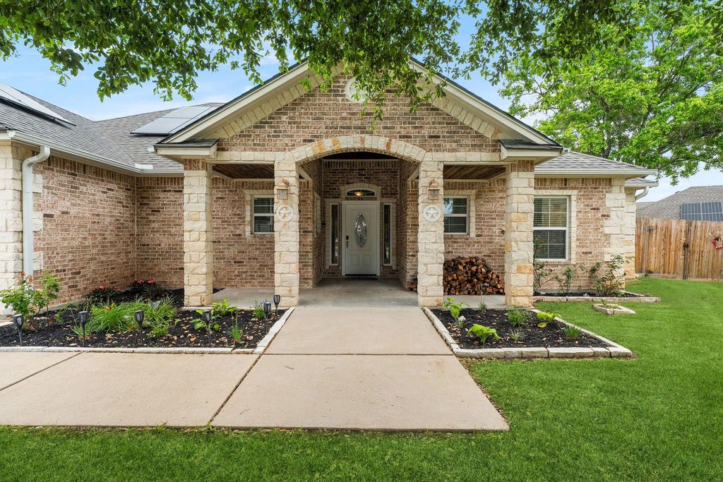 1902 Yuma CIR, Killeen, TX 76543