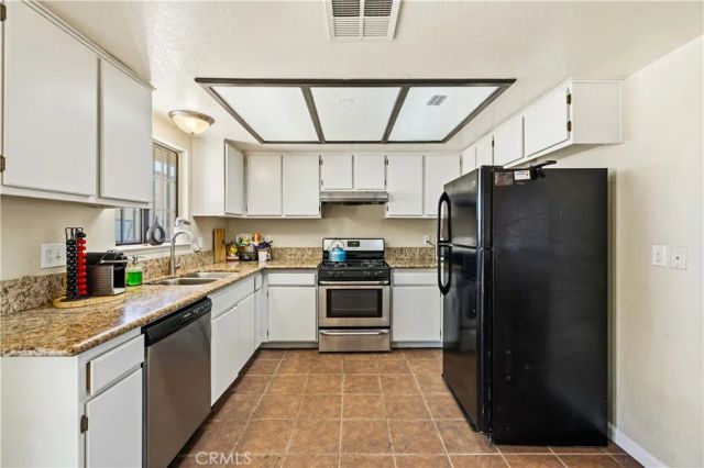 15871 E Avenue Q1, Palmdale, CA 93591