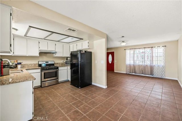 15871 E Avenue Q1, Palmdale, CA 93591