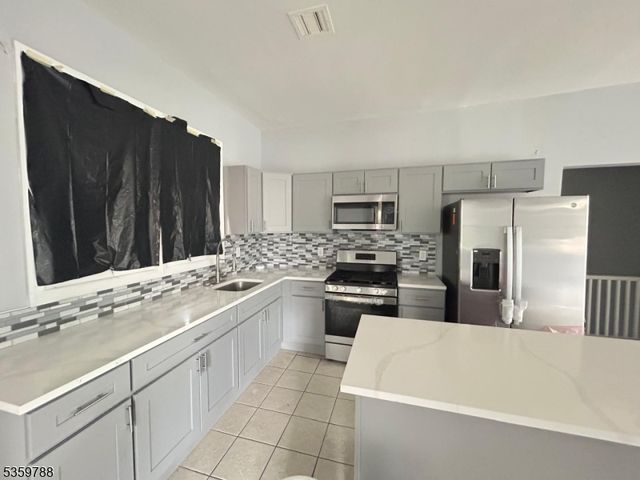 207 Tremont Ave, East Orange City, NJ 07018