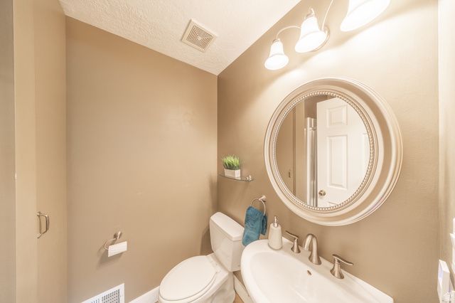 2297 JONI DR, Layton, UT 84040