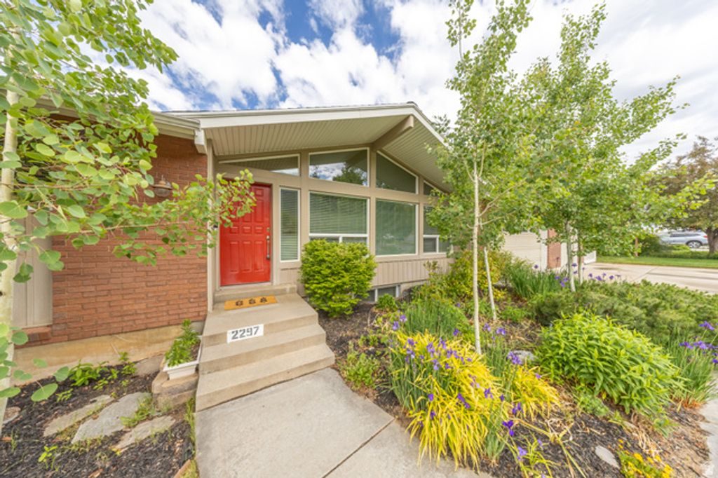 2297 JONI DR, Layton, UT 84040