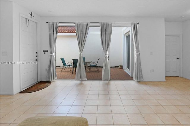 1521 Seagrape Way 1521, Hollywood, FL 33019