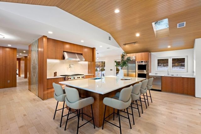 105 Summer, Weston, MA 02493