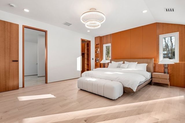 105 Summer, Weston, MA 02493